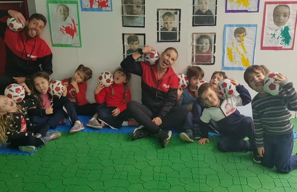 Little Kickers: Futebol e Inglês na Escola Gente Alegre